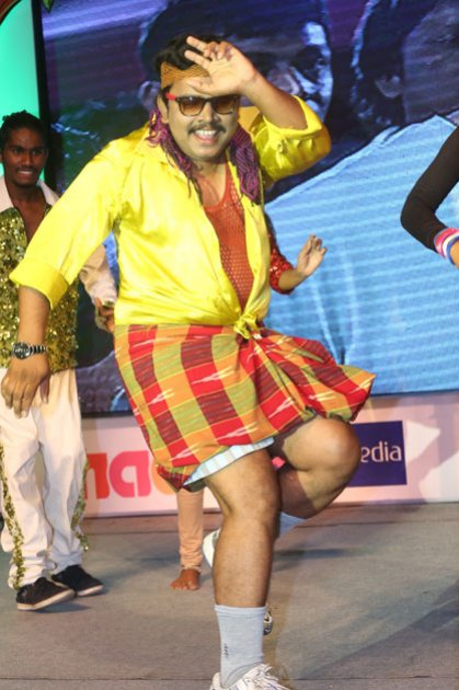 Sampu-Babu-Performance-at-Ra-Ra-Krishnayya-Audio